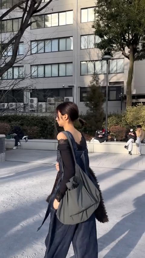 Instagram post by @heiseru_an for Beyond The Vines. Caption reads: 今日の1日🌼 tops/bottom/bag @beyondthevinesjapan....