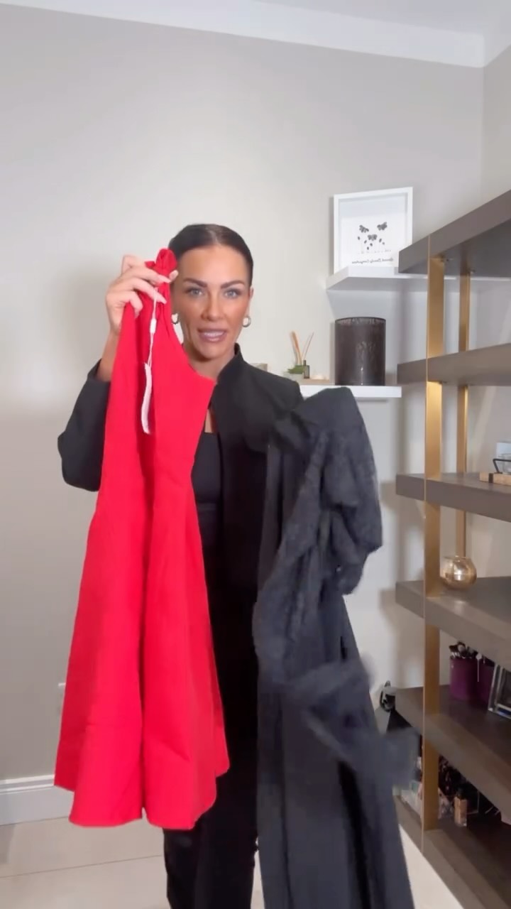 Instagram post by @grainnemccoy_ for Vavavoom. Caption reads: Two completely different outfits, tried to pick my....