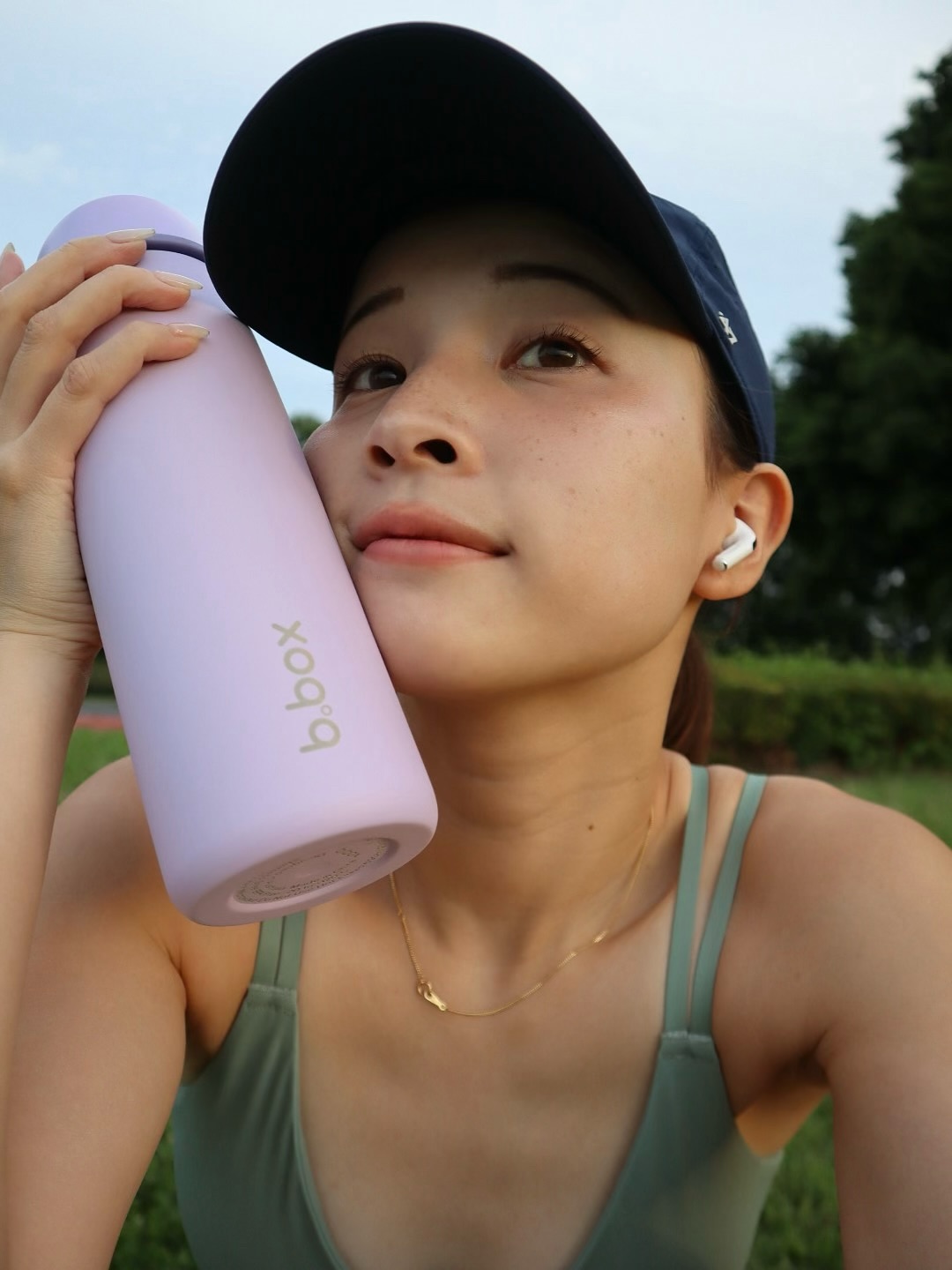 Instagram post by @saraymsw for b.box body. Caption reads: 👩🏻‍💻でもランでも使えるマイボトルをゲットした🥤
#pr #ビーボックス....