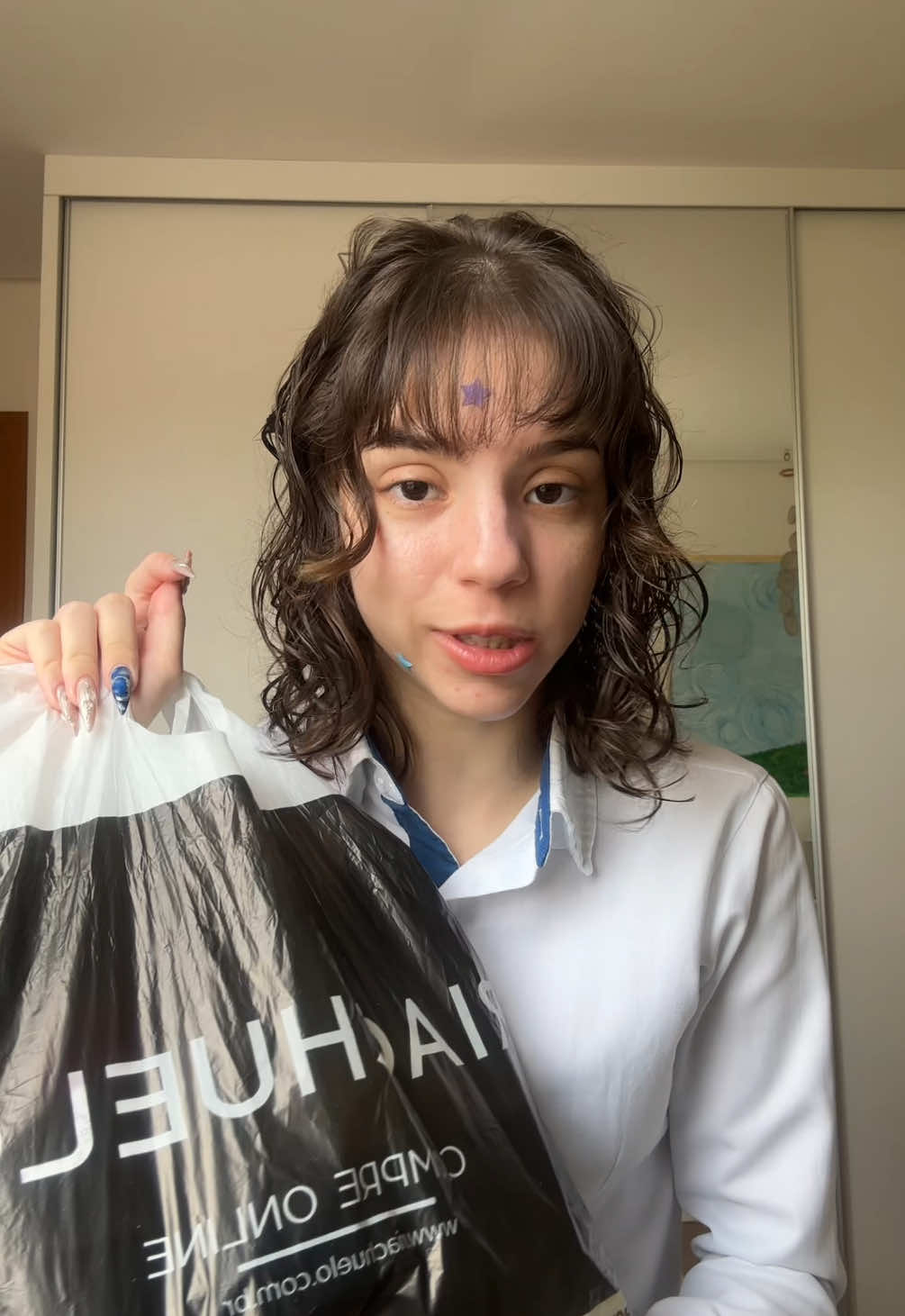 TikTok post by @kyoulla for Riachuelo. Caption reads: @Riachuelo me patrocina .