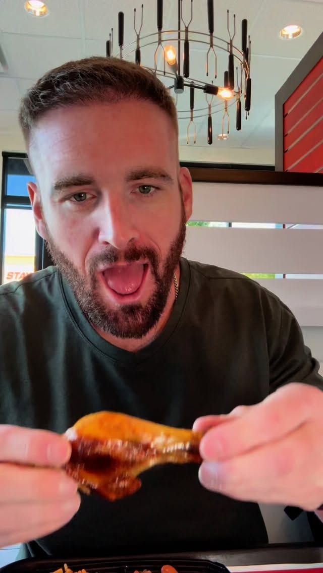 Instagram post by @foodyfellowship for El Pollo Loco. Caption reads: #pollopartner 

Guys! National Grilled Chicken Day....