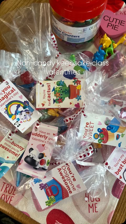 Instagram post by @remschof for Learning Resources. Caption reads: [...] non-candy class valentines from....