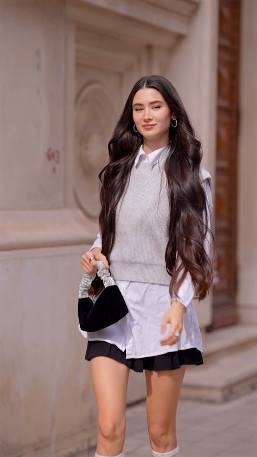 Instagram post by @maierlau for CCC. Caption reads: [...] bag from the new Deezee collection. 🩷....