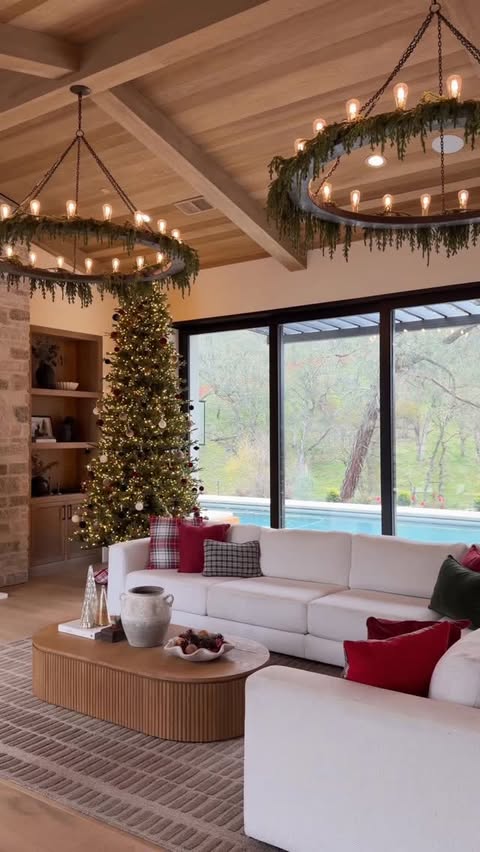 Instagram post by @theeverythingdad for BISSELL. Caption reads: #ad Holiday season with 4 kids means hot cocoa....