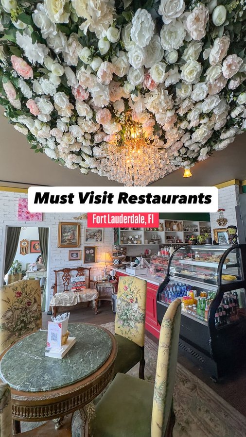 Instagram post by @mycurlyadventures_ for Spirit Airlines. Caption reads: [...] Restaurants in Fort Lauderdale with Spirit....