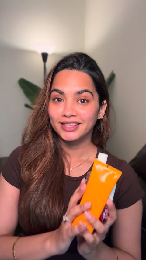 Instagram post by @apooghar for Foxtale. Caption reads: [...] up 😊 Comment link for product links :)....