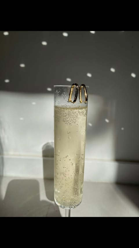 Instagram post by @lauramvila for Avaline. Caption reads: This is your sign to add @avaline prosecco to your....