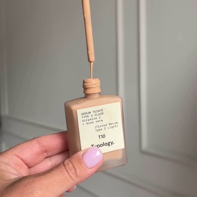 Instagram post by @lisa_belyanina for Typology. Caption reads: Leichtes getöntes Serum für Sommer ?

Ich kann....