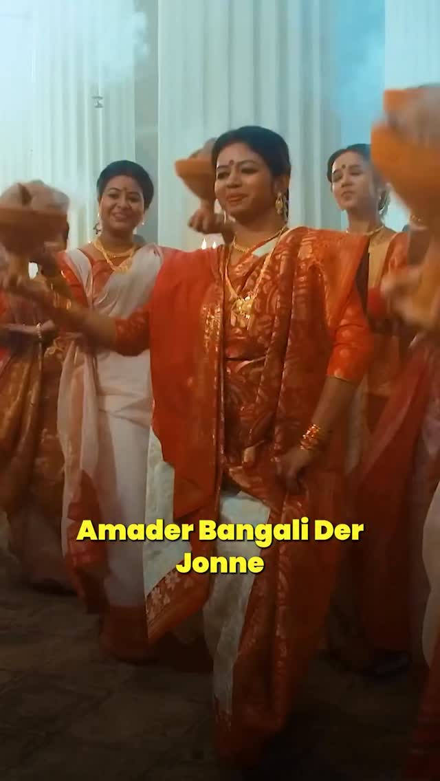 Instagram post by @ipsita_dg for Licious. Caption reads: Pujo eshe geche❤️

Ebar jombe Adda Mahabhoj....