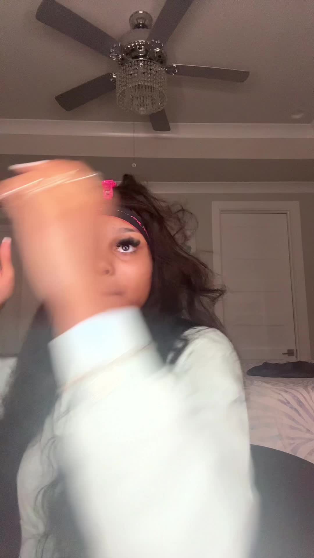 TikTok post by @lqvemen for Cynosure Hair. Caption reads: @Pizazz Human Hair @Pizazz Hair Beauty 😍😍😍🥰.