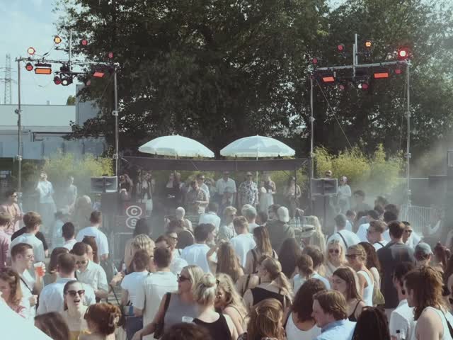 Instagram post by @cafesoda for Schweppes. Caption reads: [...]....