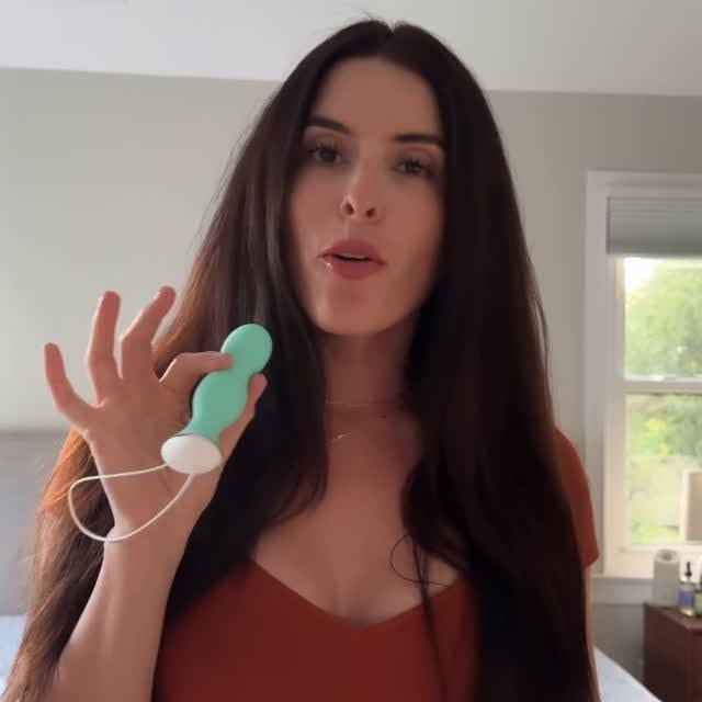 Instagram post by @itsmebrookec for Perifit. Caption reads: [...] to feel more connected to your body....