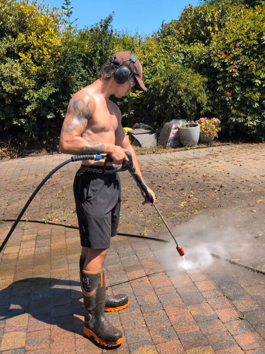 TikTok post by @jakesmout for Moasure. Caption reads: How would you do this? 🤔 @Moasure ....