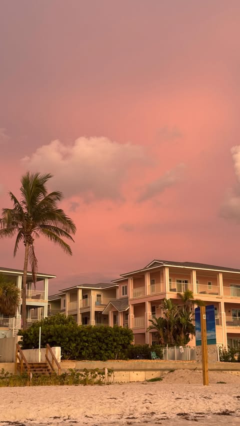 Instagram post by @itscaroxline for Aerie. Caption reads: @aerie Valentine’s looks for every mood 🎀 [...].