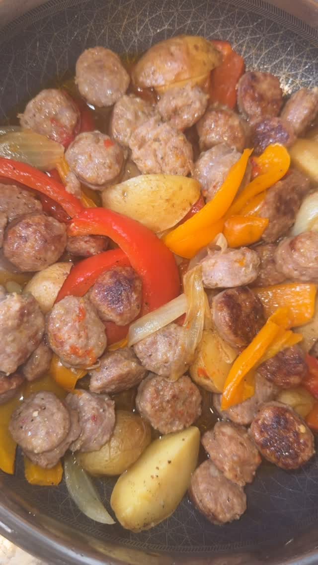 Instagram post by @peedi_c for Johnsonville. Caption reads: Dinner in 20 minutes 🥘 @johnsonville . . . #ad....