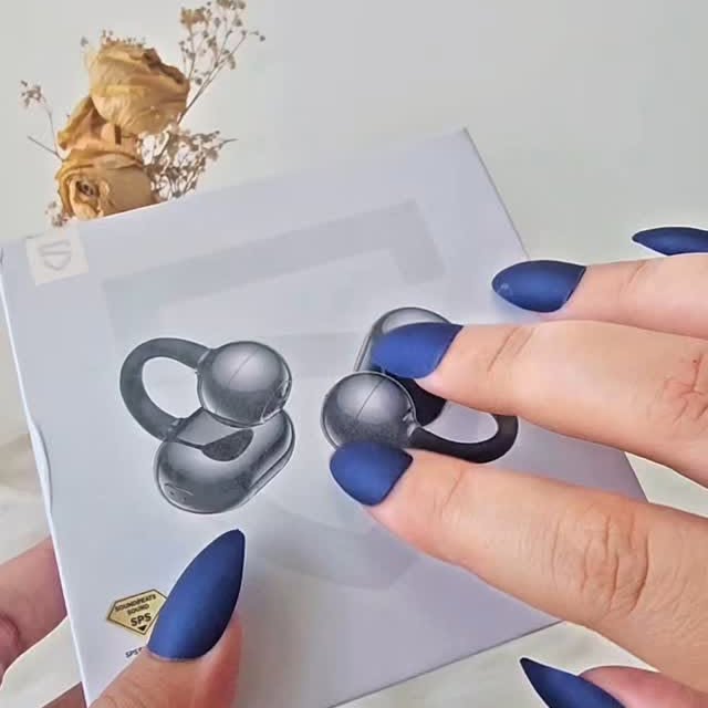 Instagram post by @jawairiabukhari for SOUNDPEATS. Caption reads: X @soundpeats_global 

Experience the next level....