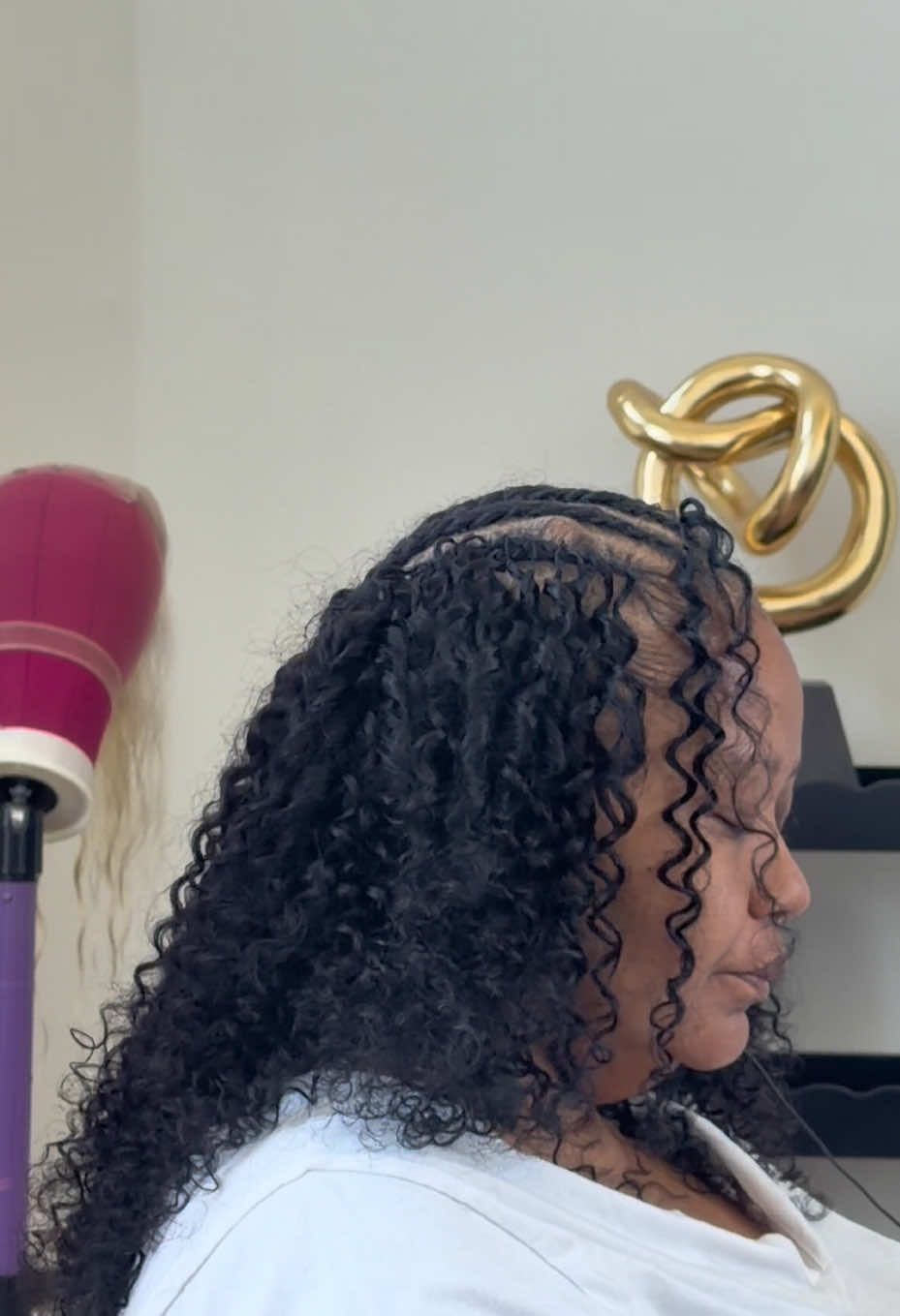 TikTok post by an influencer for AS A KISS HAIR. Caption reads: My girl looks goodt 😍😍💕 @AS A KISS HAIR.
