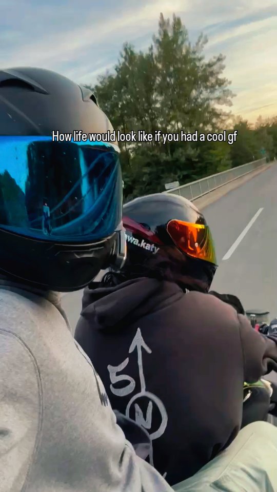 Instagram post by @_kawa.katy for MotoLoot. Caption reads: [...] the code 👉KAWAKATY10👈 🎩🐰: from @motoloot....