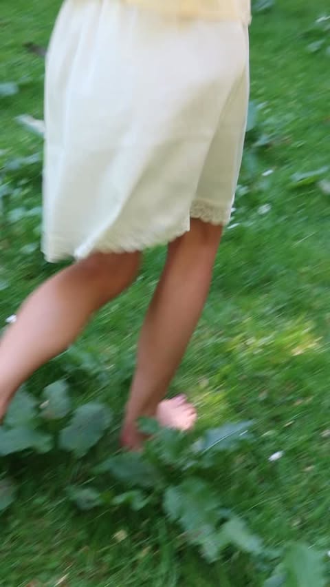 Instagram post by @lottastichler for Juliette has a gun. Caption reads: [...] <3 exactly how Banana Rush from....