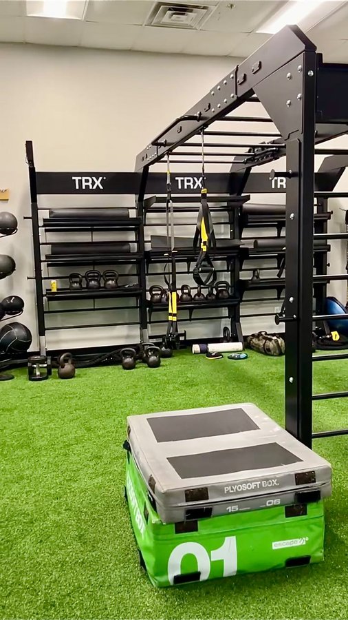 Instagram post by @ingyytheresa for 24 Hour Fitness. Caption reads: Come try out the newly renovated 24 Hour Fitness....