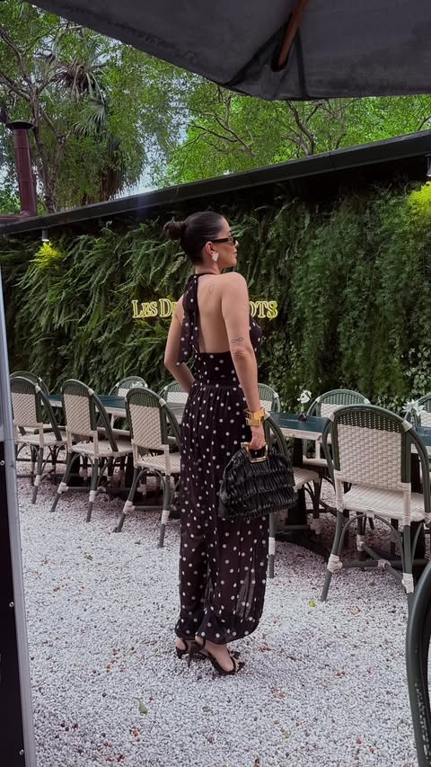 Instagram post by @rafasampaiio for Lojas Renner. Caption reads: Conjunto perfeito na @lojasrenner 🤌🏼💚🤩
Comenta....