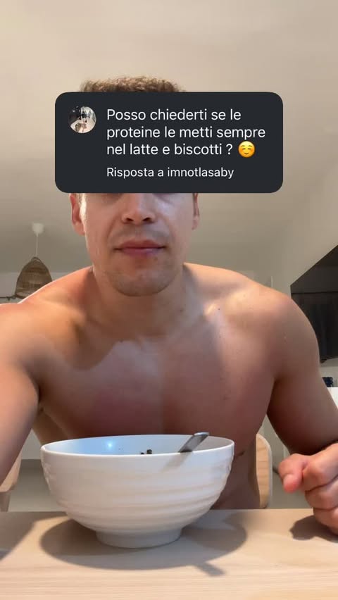 Instagram post by @emanuelecantoni8 for Prozis. Caption reads: Andiamooooooo 💪💪💪 @prozisitalia.