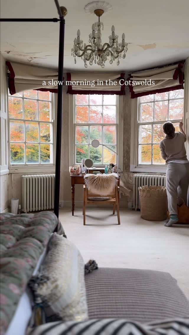 Instagram post by @shnordic for Trinny London. Caption reads: good morning 🧖‍♀️

Happy Sunday! I’m having a....