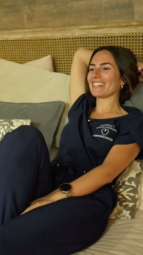 Instagram post by @rosario.la.bravo for Max. Caption reads: [...] Pitt vuelve con segunda temporada en....