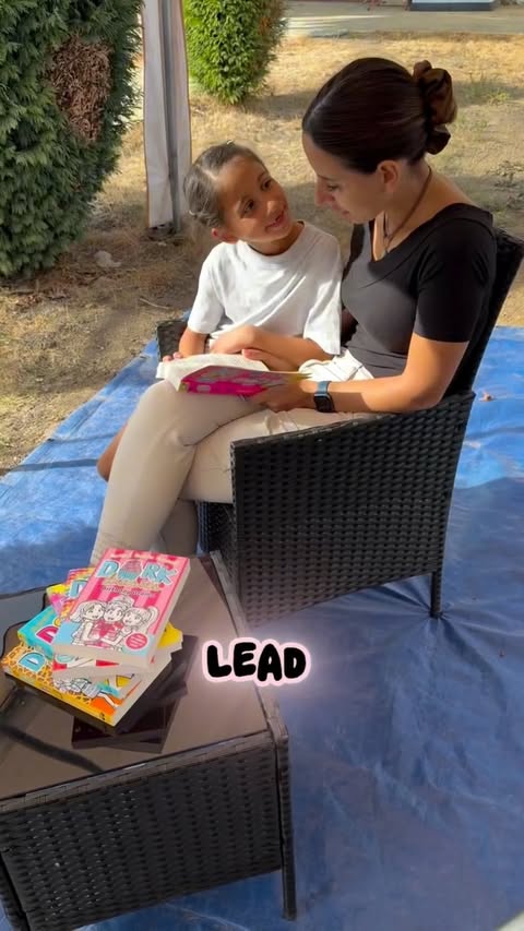 Instagram post by @vanessas_family_life for Simon Kids. Caption reads: [...] readers 9+ and fans of Lottie Brooks!....