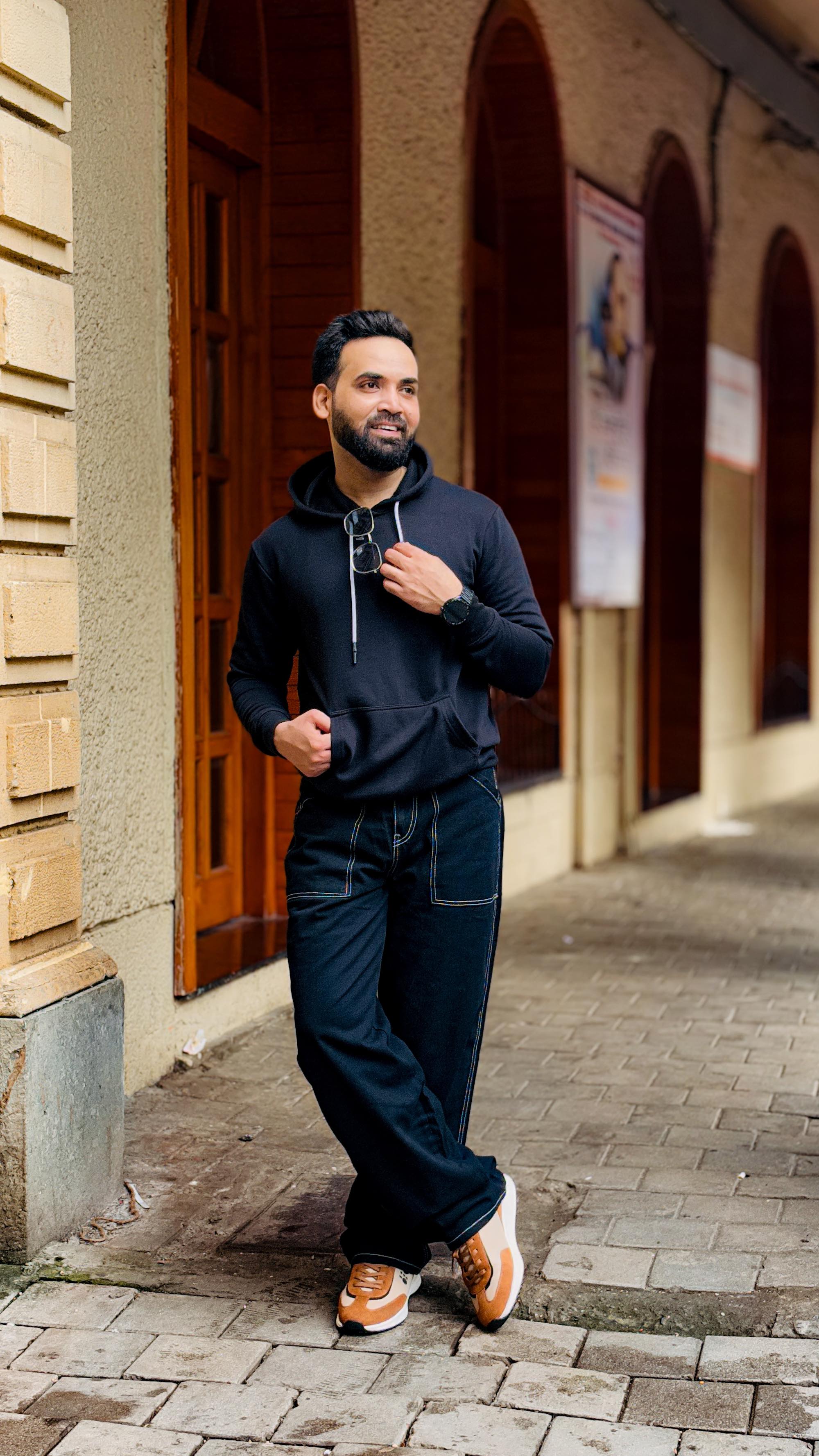 Instagram post by @iammahendrapandey for Snapdeal. Caption reads: My winter collection from Snapdeal Toofani Sale....