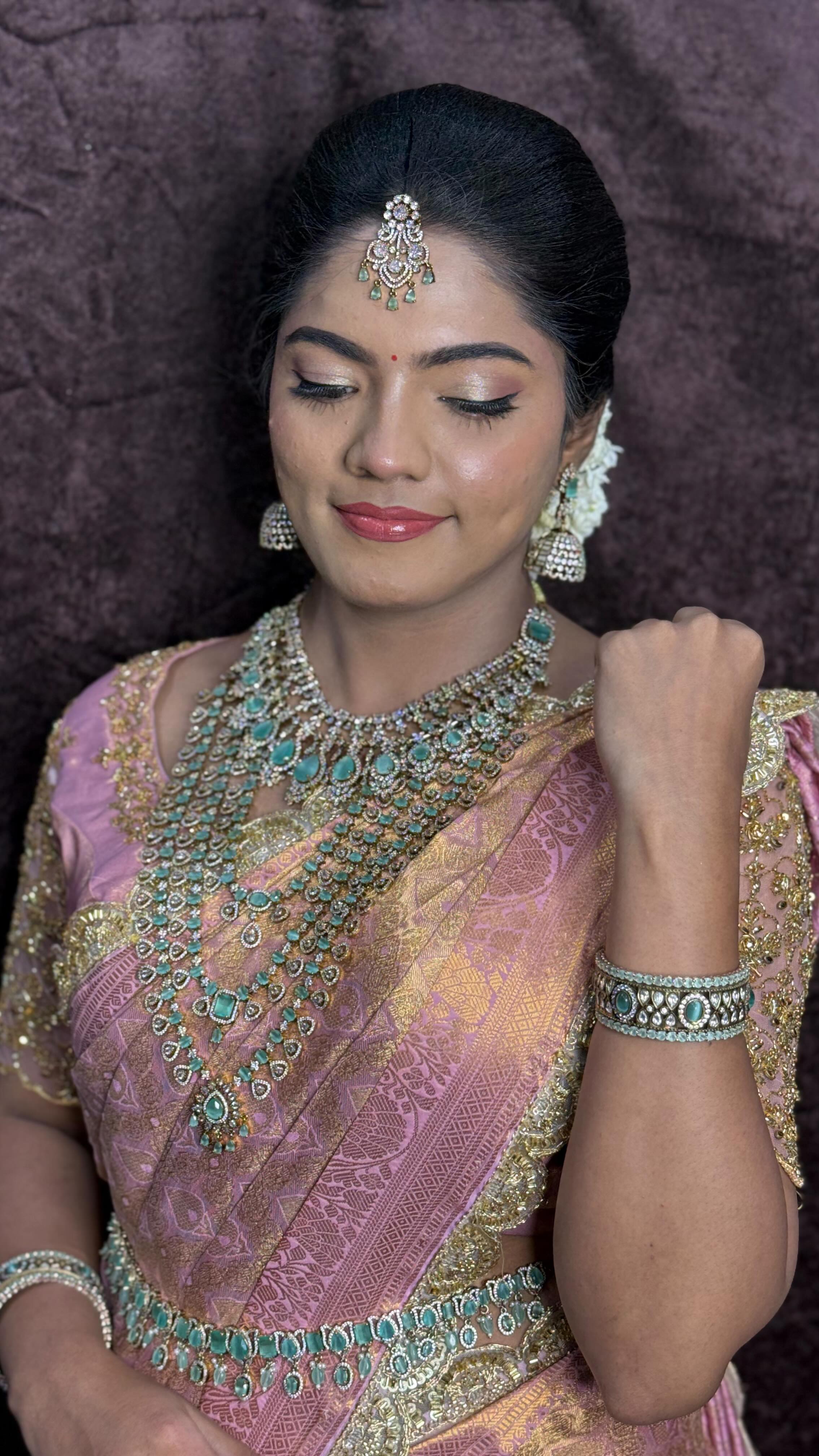 Instagram post by @luxxmakeover for Praush Beauty. Caption reads: Created this subtle soft shimmery eyelook using....