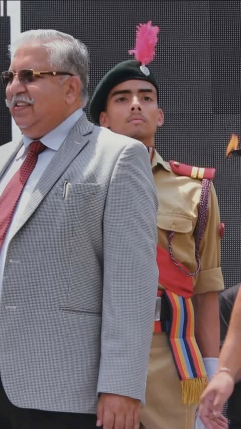 Instagram post by @pahadi_fitnesss for HK Vitals. Caption reads: Skin Transformation 😎with @hkvitals collagen....