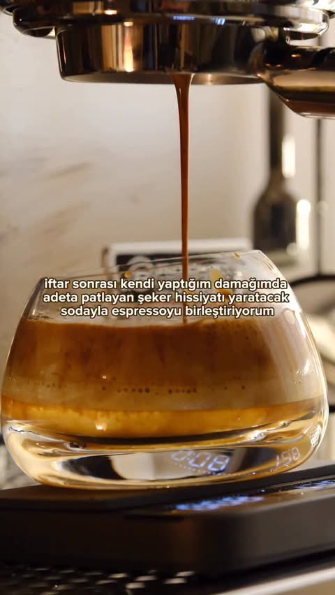 Instagram post by an influencer for Espresso Perfetto Türkiye. Caption reads: ramazan 13/29, iftar sonrası kendi yaptığım....