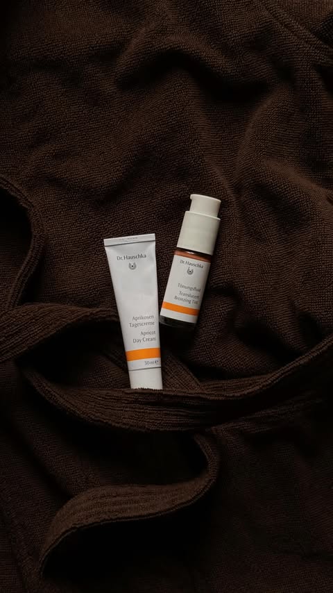 Instagram post by @marie.schoeniger for Dr. Hauschka. Caption reads: // my skin, but better with @drhauschka.de werbung....
