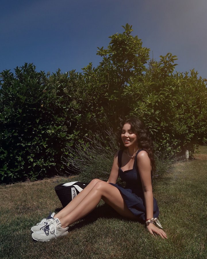 Instagram post by @merveozcan for Twist. Caption reads: 🫐🫧🦋 *reklam.