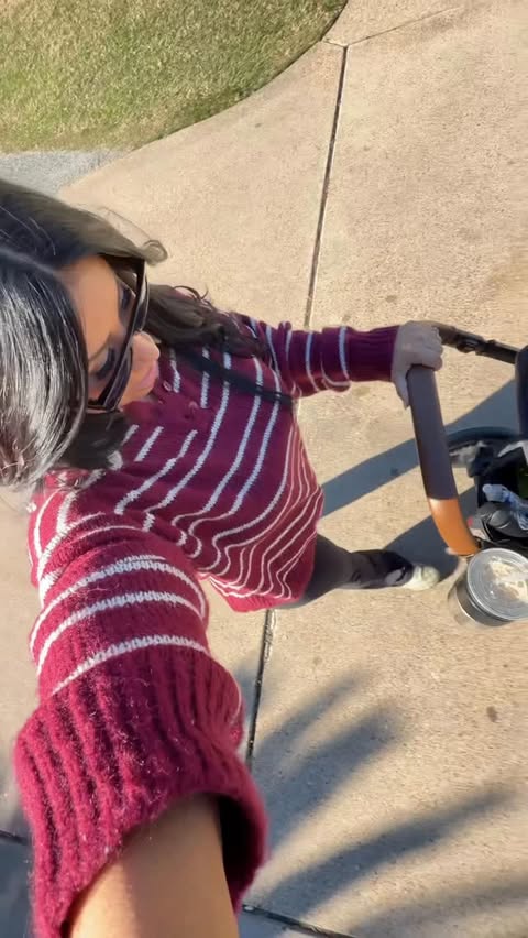 Instagram post by @lincolnsmamaaa for Tommy John. Caption reads: VLOGMAS DAY 11🎄 Picking one of you to gift a Dr....