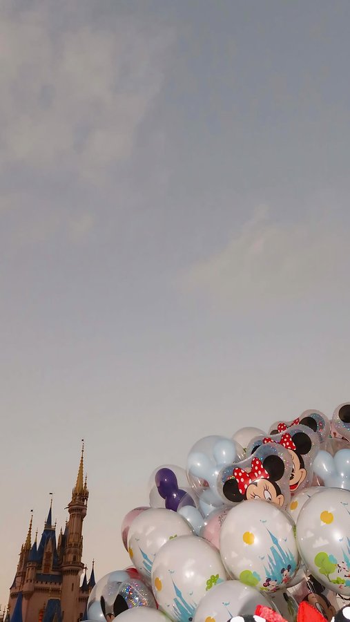 Instagram post by @emilyyowens for KaseMe. Caption reads: [...] for every outfit 🤳♥️✨🐭

Thank you....