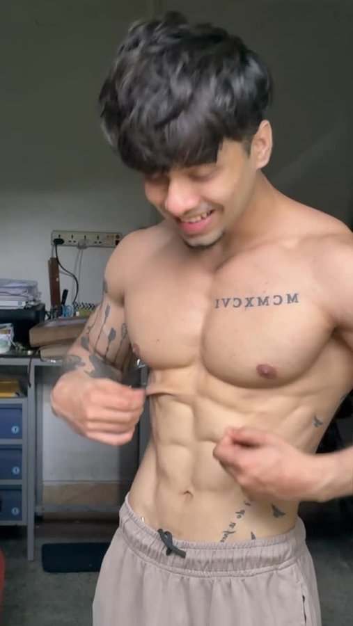 Instagram post by @ritz.trips for Fast and Up. Caption reads: Comment link for the product 

Biggest Weight....