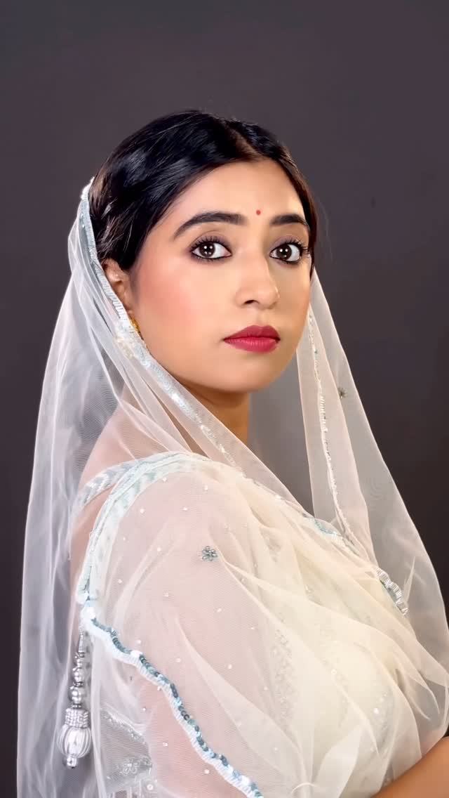 Instagram post by @_kajalpandey_15 for Blue Heaven Cosmetics. Caption reads: Recreated Alia’s look from Kalank 

2X Intense....