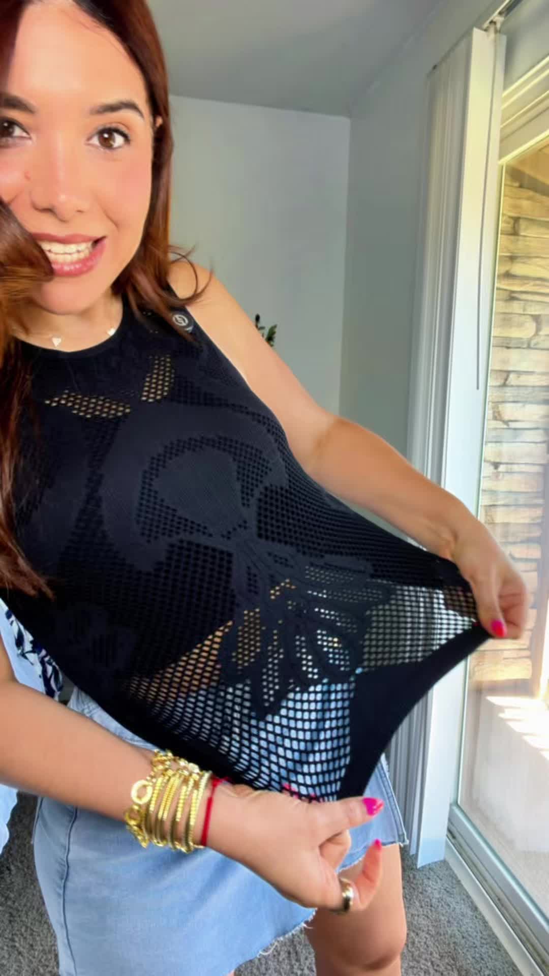 TikTok post by @antonietafashionway for Fisoew Fashion. Caption reads: [...] #affordabletop #dealsforyoudays @Fisoew....