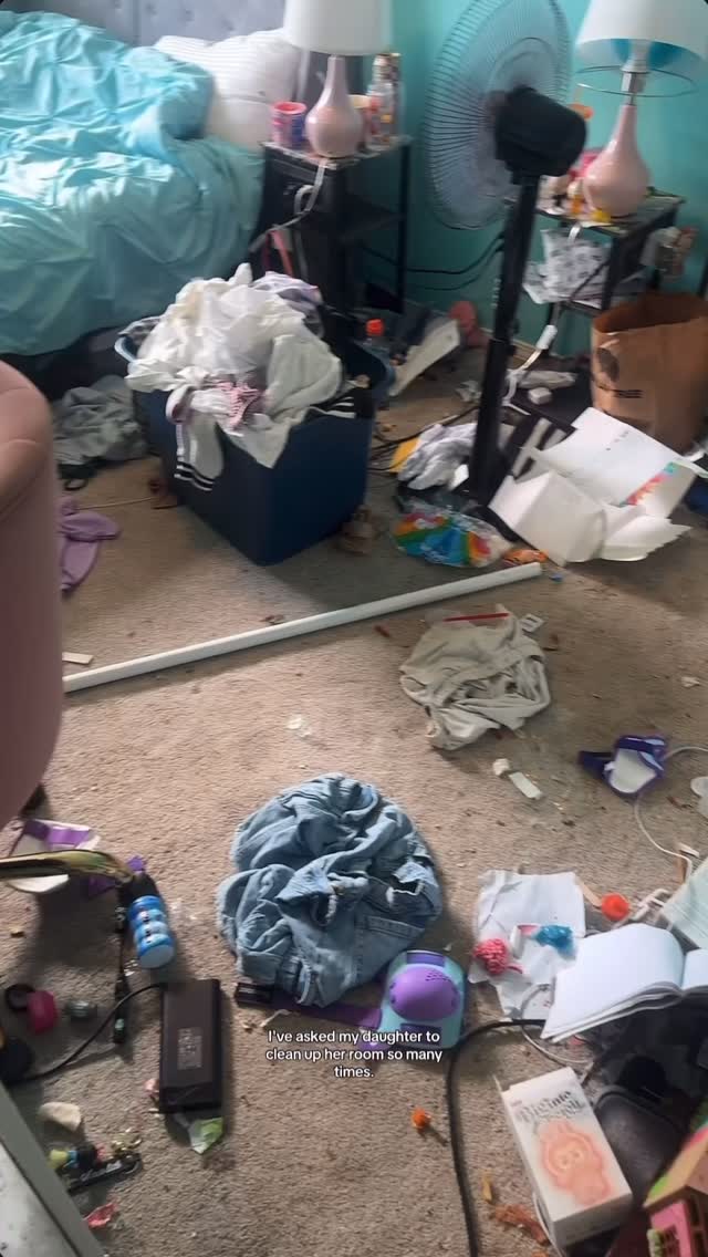 Instagram post by @_amanduhh___ for Levoit. Caption reads: LOVE this Levoit vacuum 😍 so easy to clean....