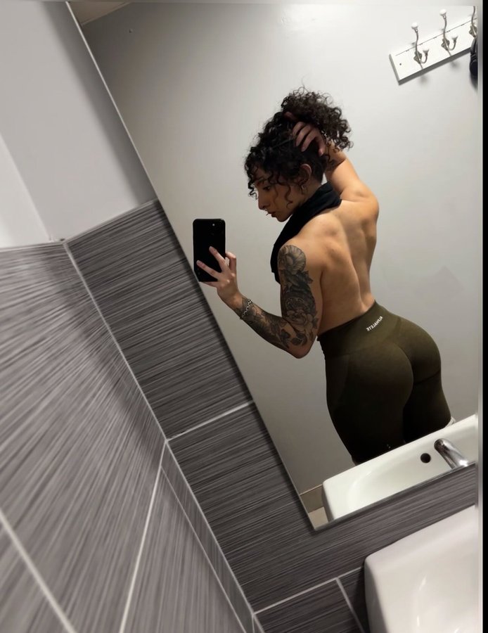 Instagram post by @nashalizfit for Bucked Up. Caption reads: Addicted to the back view 🖤
-
@buckedup code....