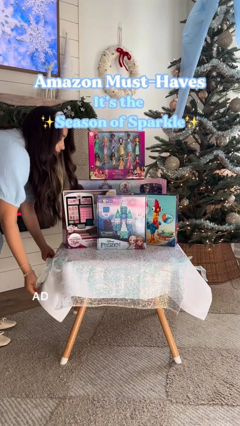 Instagram post by @karinaalyza for Disney Princess. Caption reads: [...] my nieces! There are so many fun Disney....