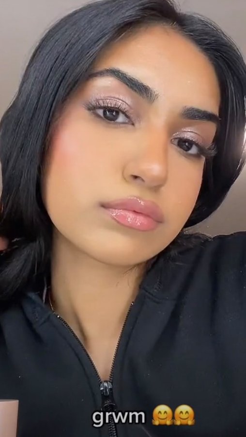 Instagram post by @sarawaheed for Ben Nye Makeup. Caption reads: [...] prisme libre powder in fair @bennyemakeup....