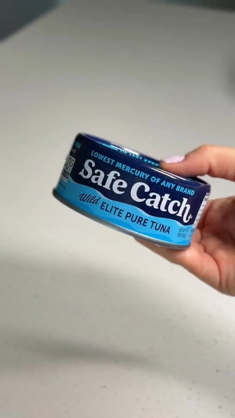 Instagram post by @goksjournal for Safe Catch. Caption reads: Prepping SafeCatch tuna protein bowls for the week....