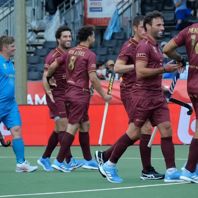 Instagram post by @belredlions for Belfius. Caption reads: [...] and the game is heating up…....