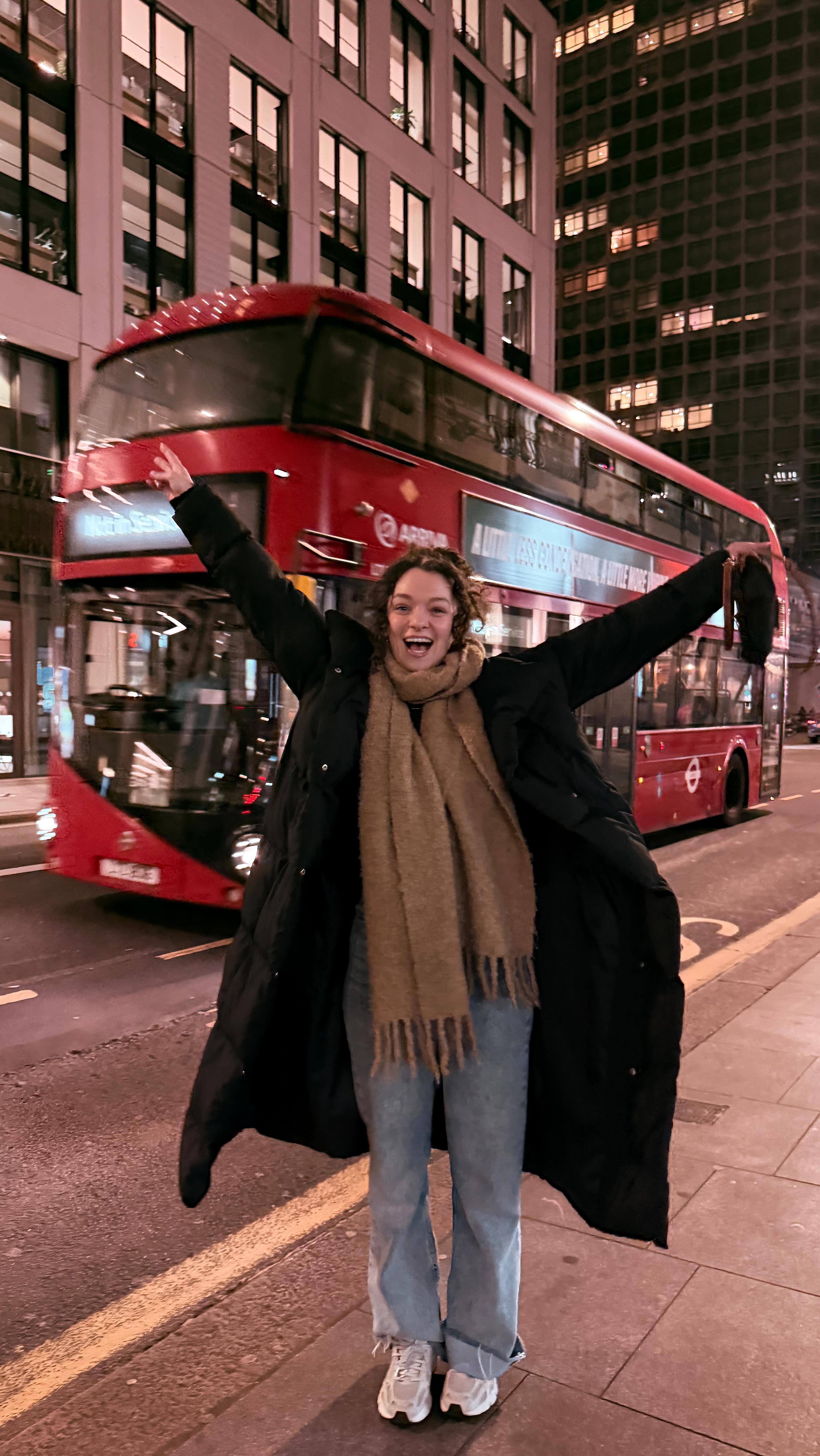 Instagram post by @houdasouiba for Photoroom. Caption reads: You have to see this cool free experience in....