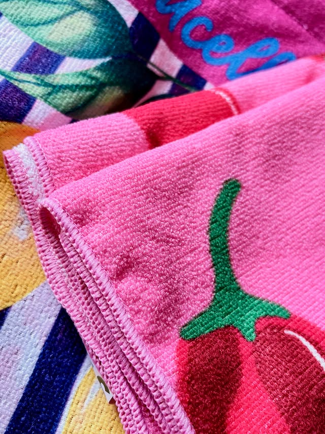 Instagram post by @emilypaigecreates for Online Home Shop. Caption reads: [...] towel and limoncello beach bag from....