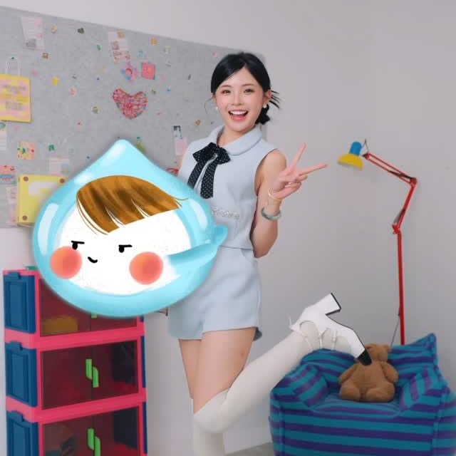 Instagram post by @nyokki.ho for Hada Lobo Malaysia. Caption reads: Hada Labo 15周年庆应该穿什么呢…？
还好有Hada Baby帮我打扮！再搭配Hada....