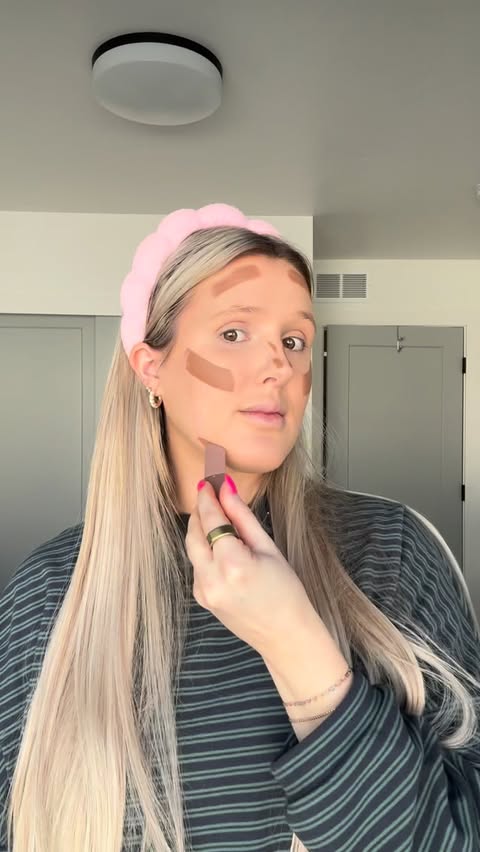 Instagram post by @_kaitlyncurtis for LYS Beauty. Caption reads: The best bronzing stick!! @lysbeautyofficial....
